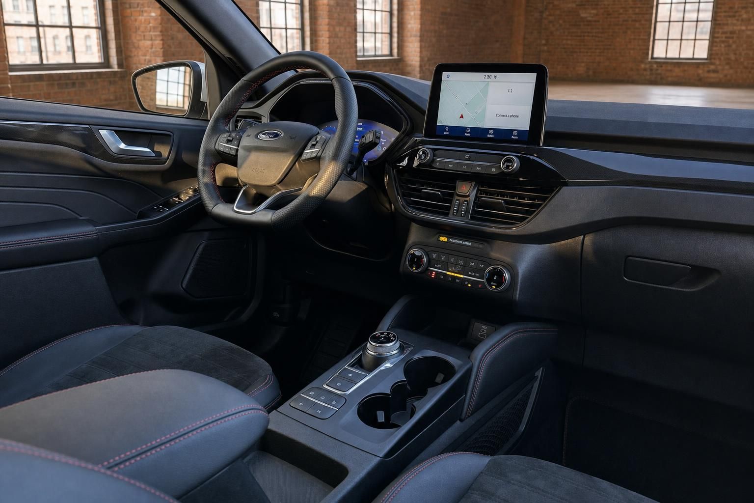 Ford Cockpit mit Navigationsdisplay und Mittelkonsole im Detail