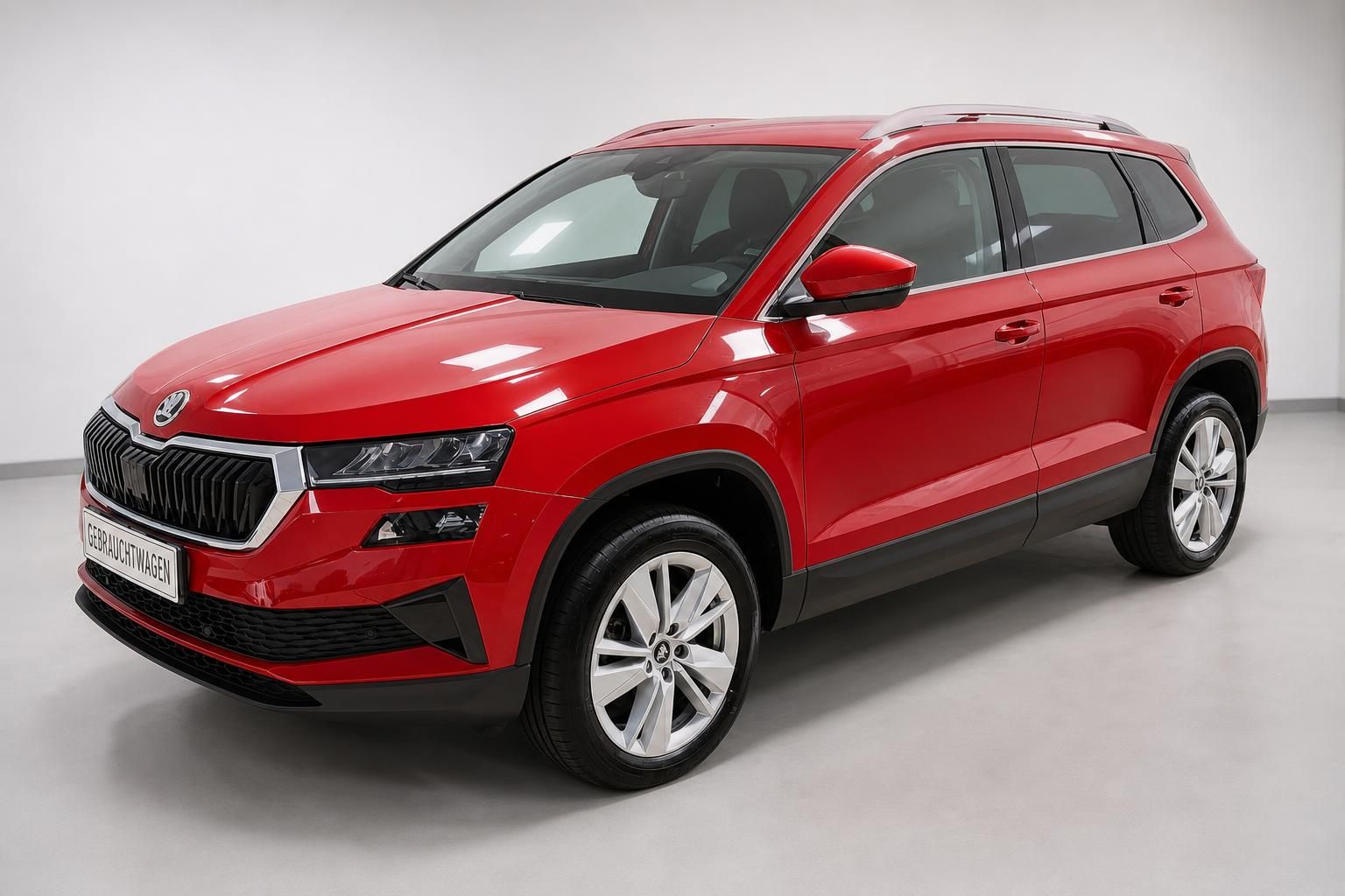 Skoda Karoq rot, Front-Seitenansicht als Gebrauchtwagen