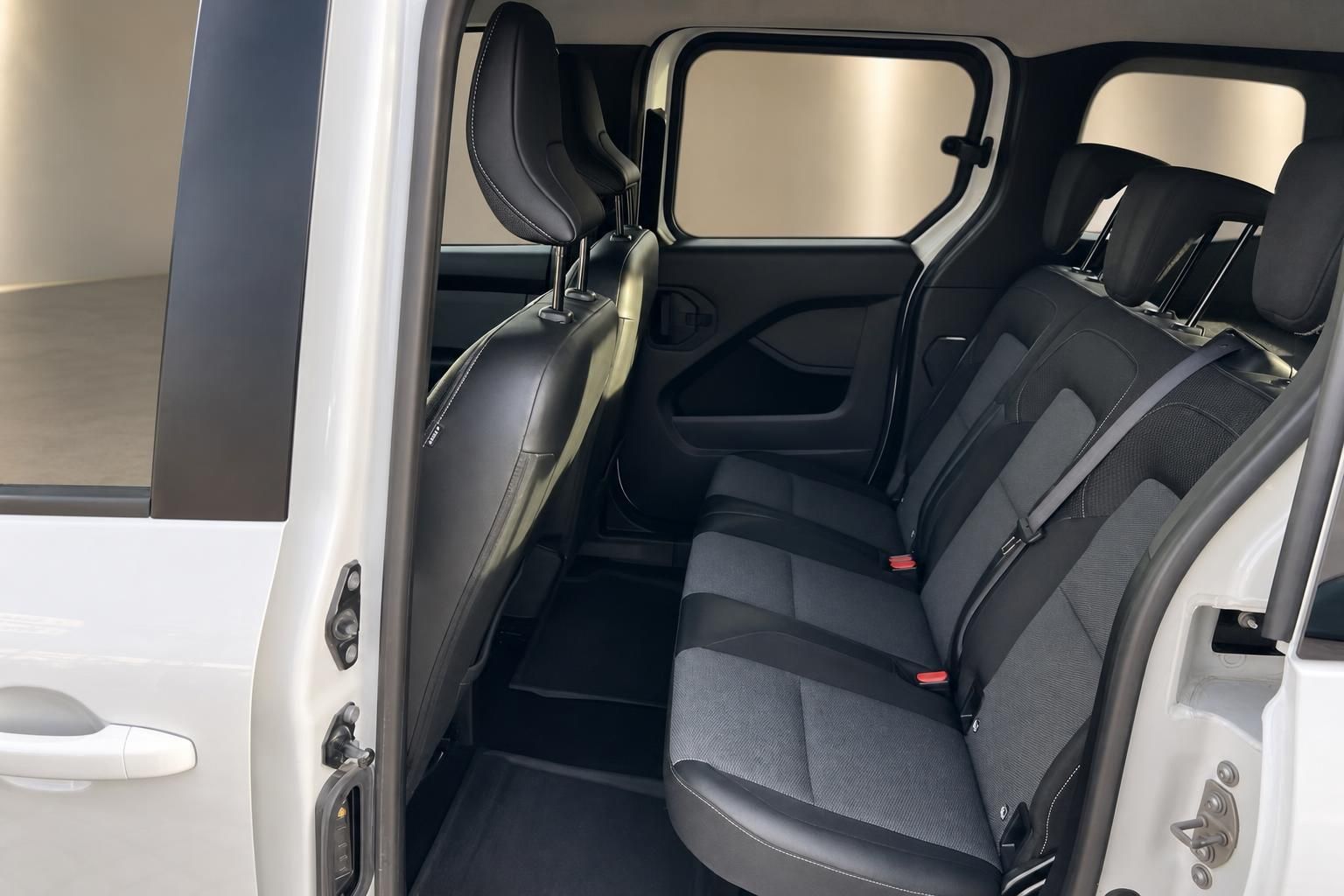 Renault Kangoo Rücksitzbank zweite Sitzreihe Innenraum