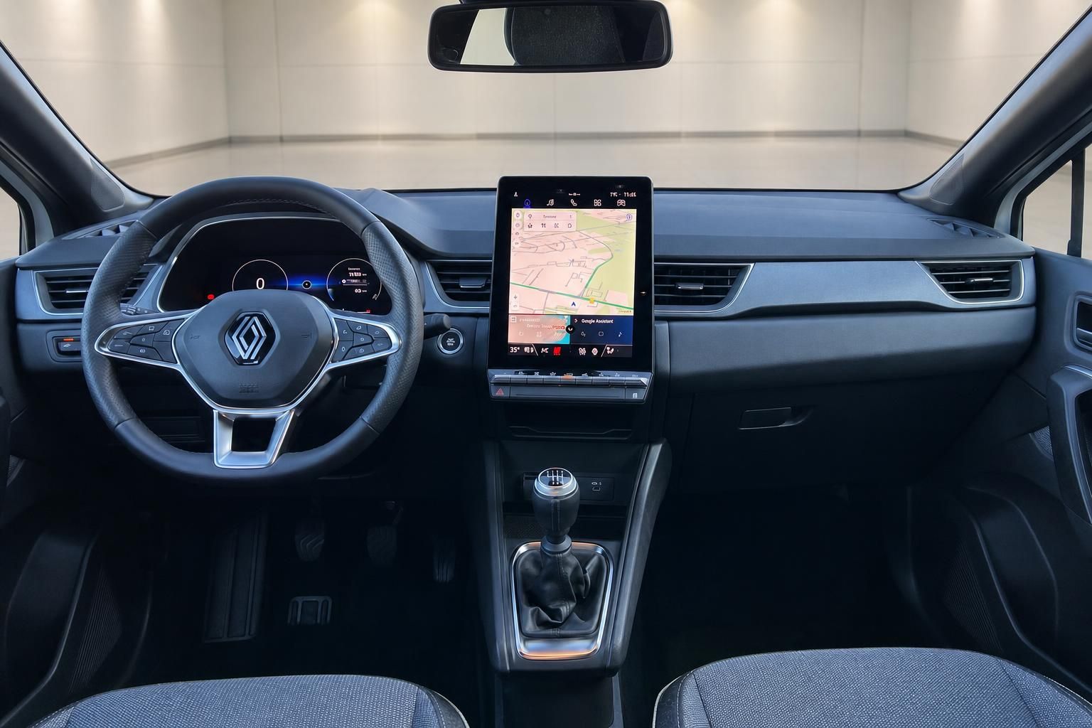 Renault Captur Cockpit Dashboard mit Touchscreen und Lenkrad Innenraum