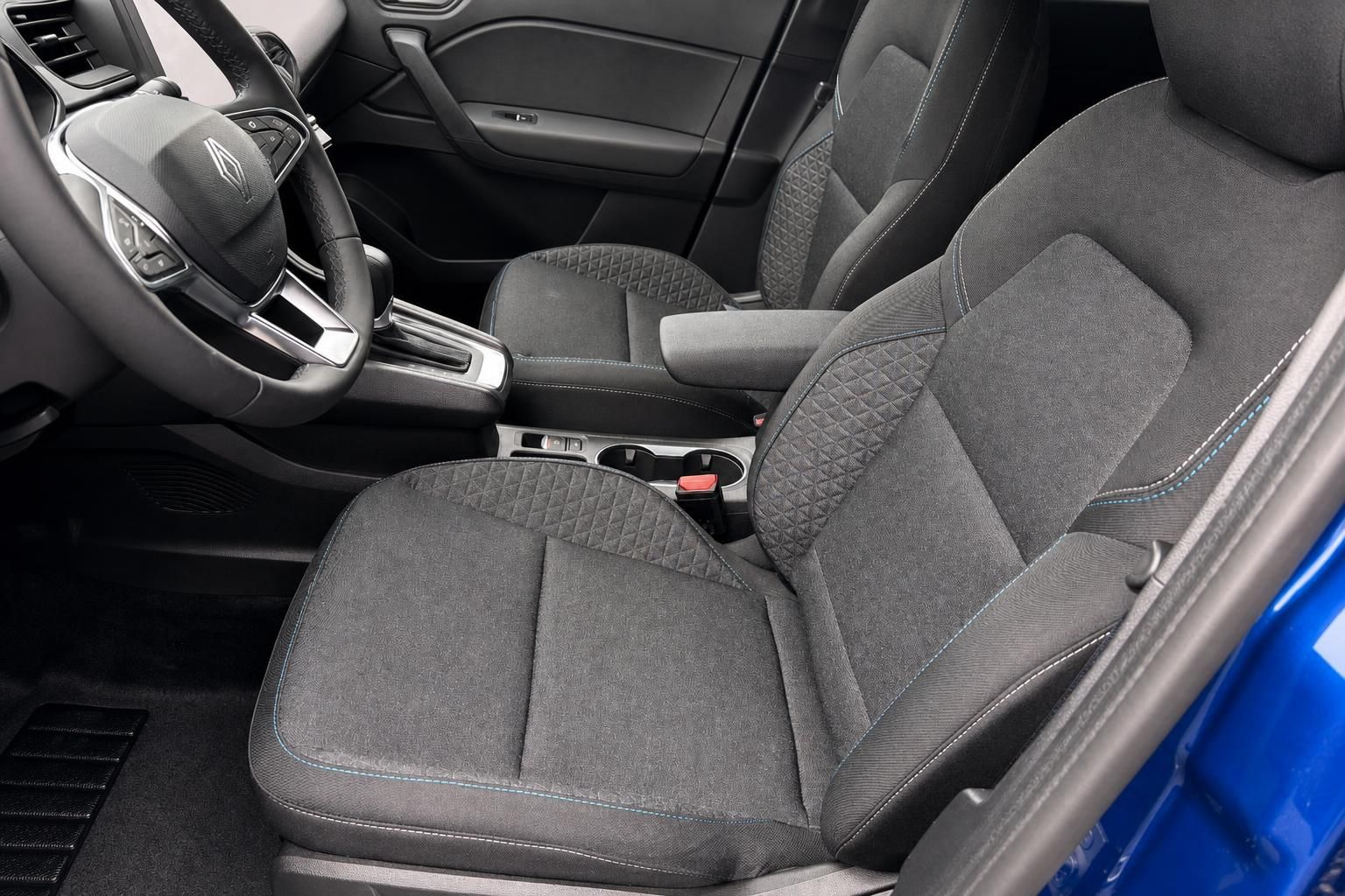 Renault Innenraum, Vordersitze und Cockpit im Detail
