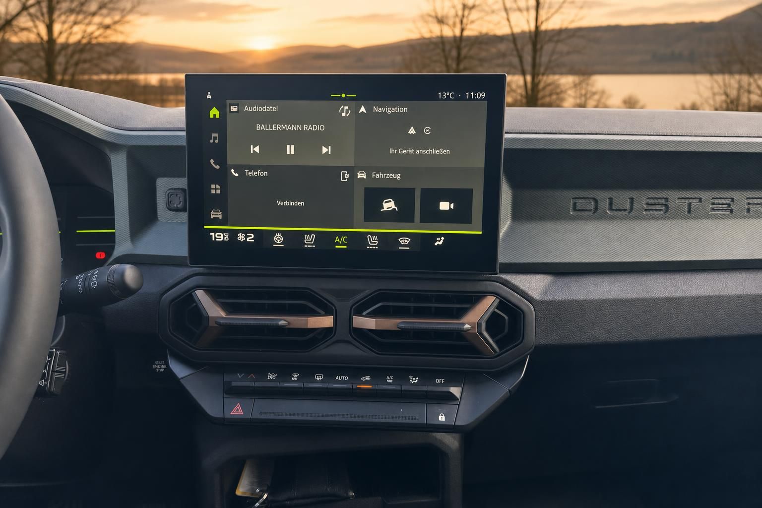 Dacia Duster Innenraum mit Infotainment-Display und modernem Armaturenbrett