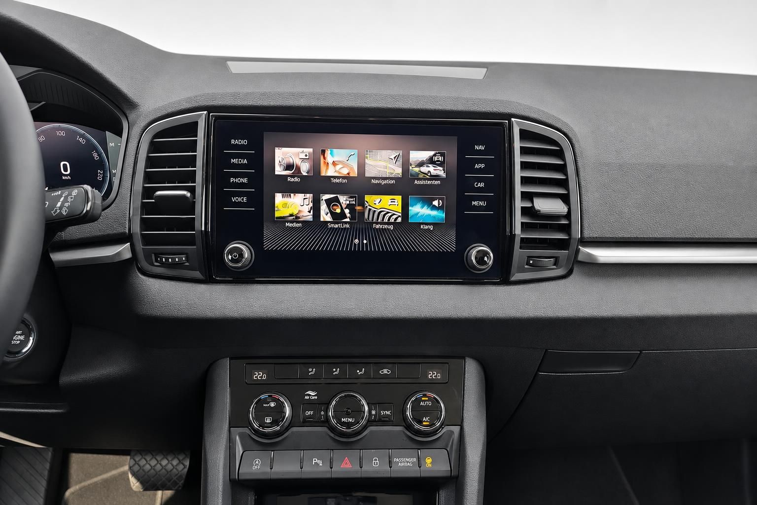 Skoda Infotainment Touchscreen mit Menue und Klimabedienung