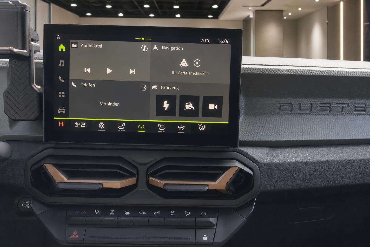 Dacia Duster Infotainment Touchscreen und Klimabedienung