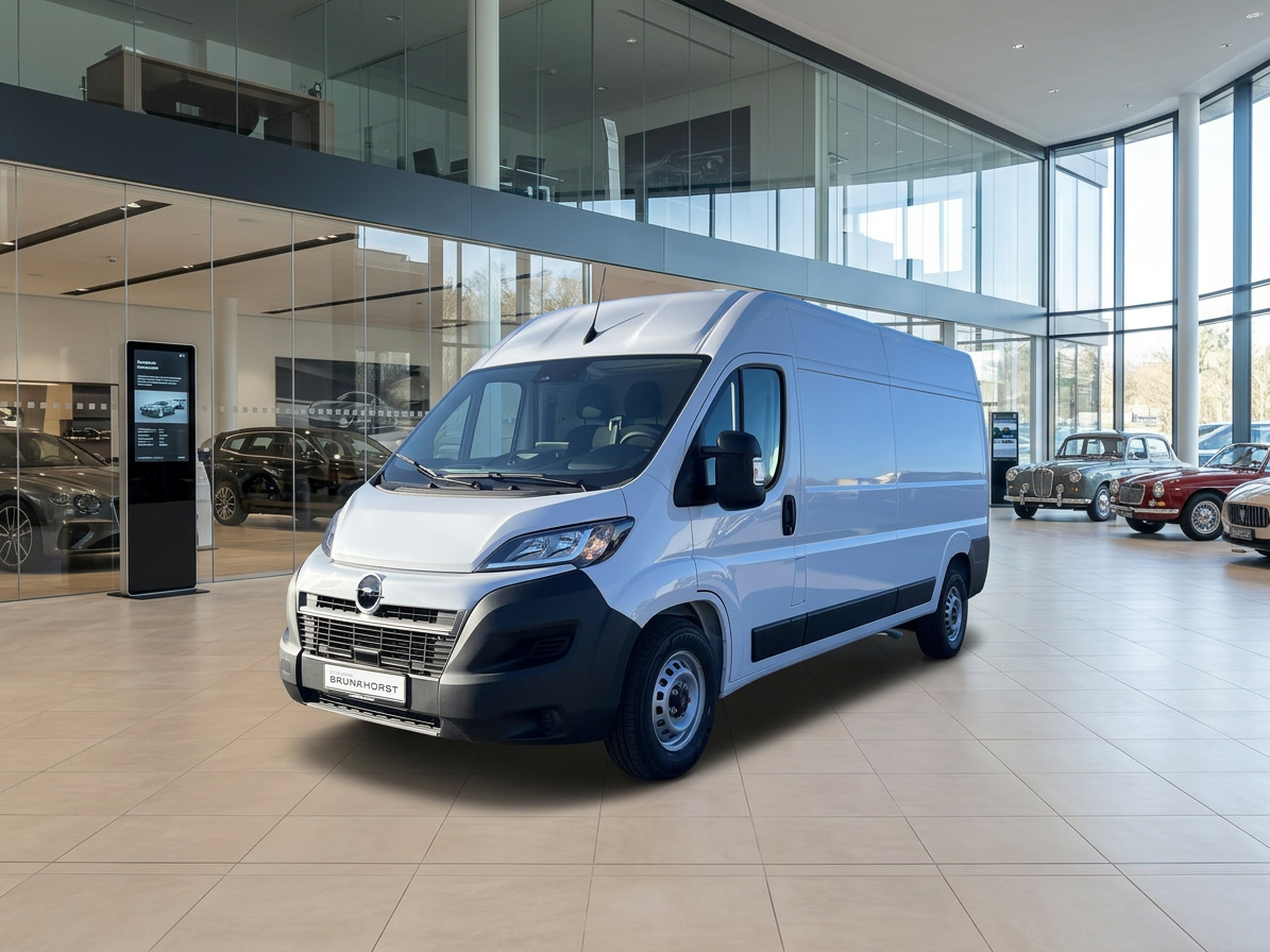 Opel Movano Kastenwagen L3H2 in Weiß im Autohaus Brunnhorst Showroom