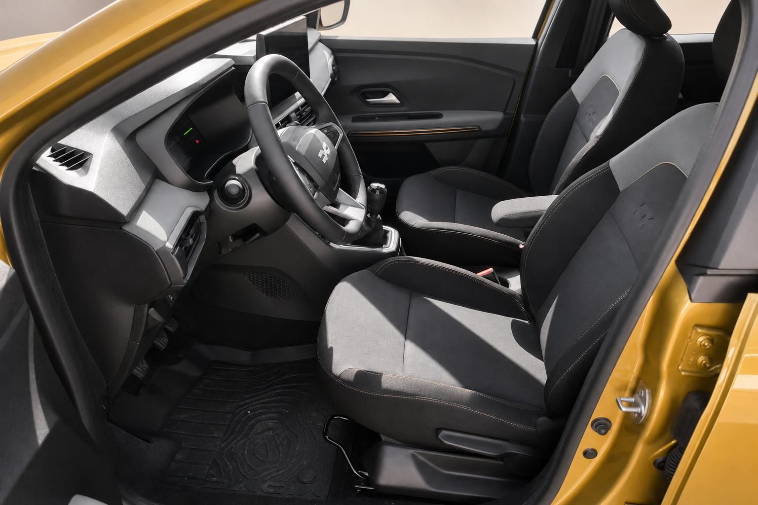 Dacia Sandero Stepway Innenraum Fahrersitz Lenkrad und Mittelkonsole grau