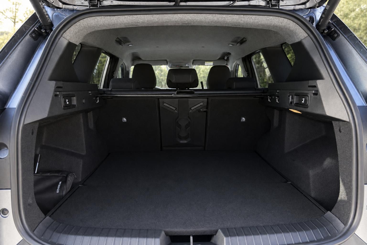 Dacia Bigster Kofferraum leer mit viel Ladevolumen