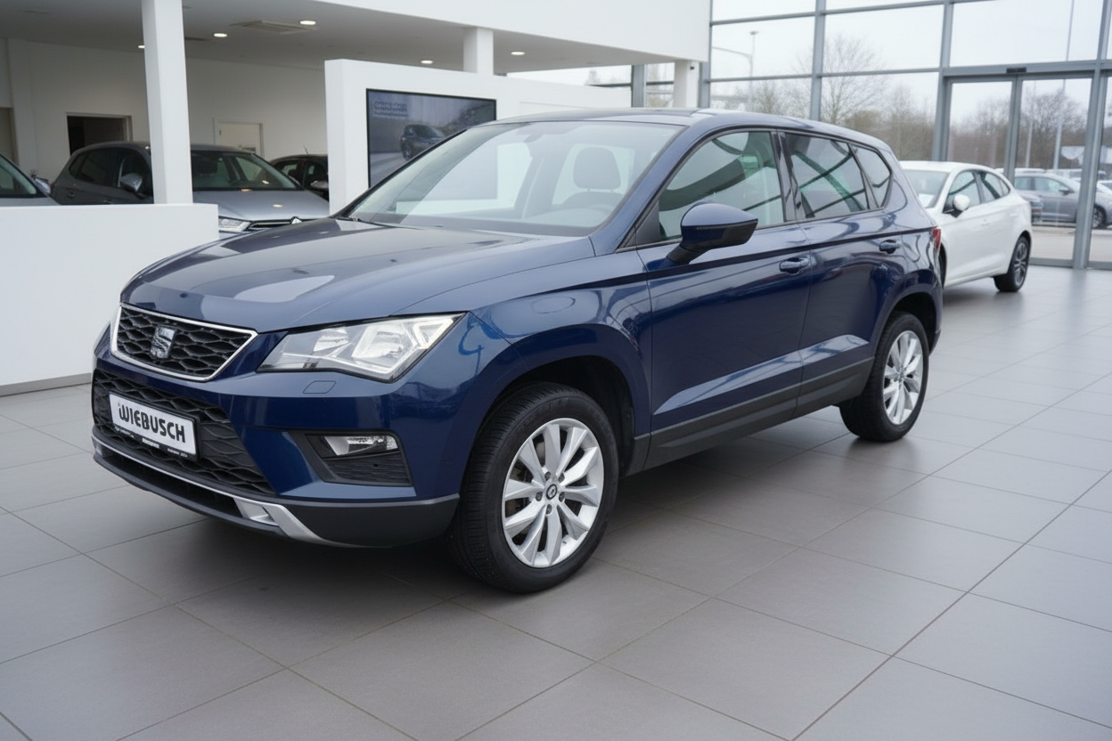 Blauer SEAT Ateca SUV im Autohaus Wiebusch Showroom