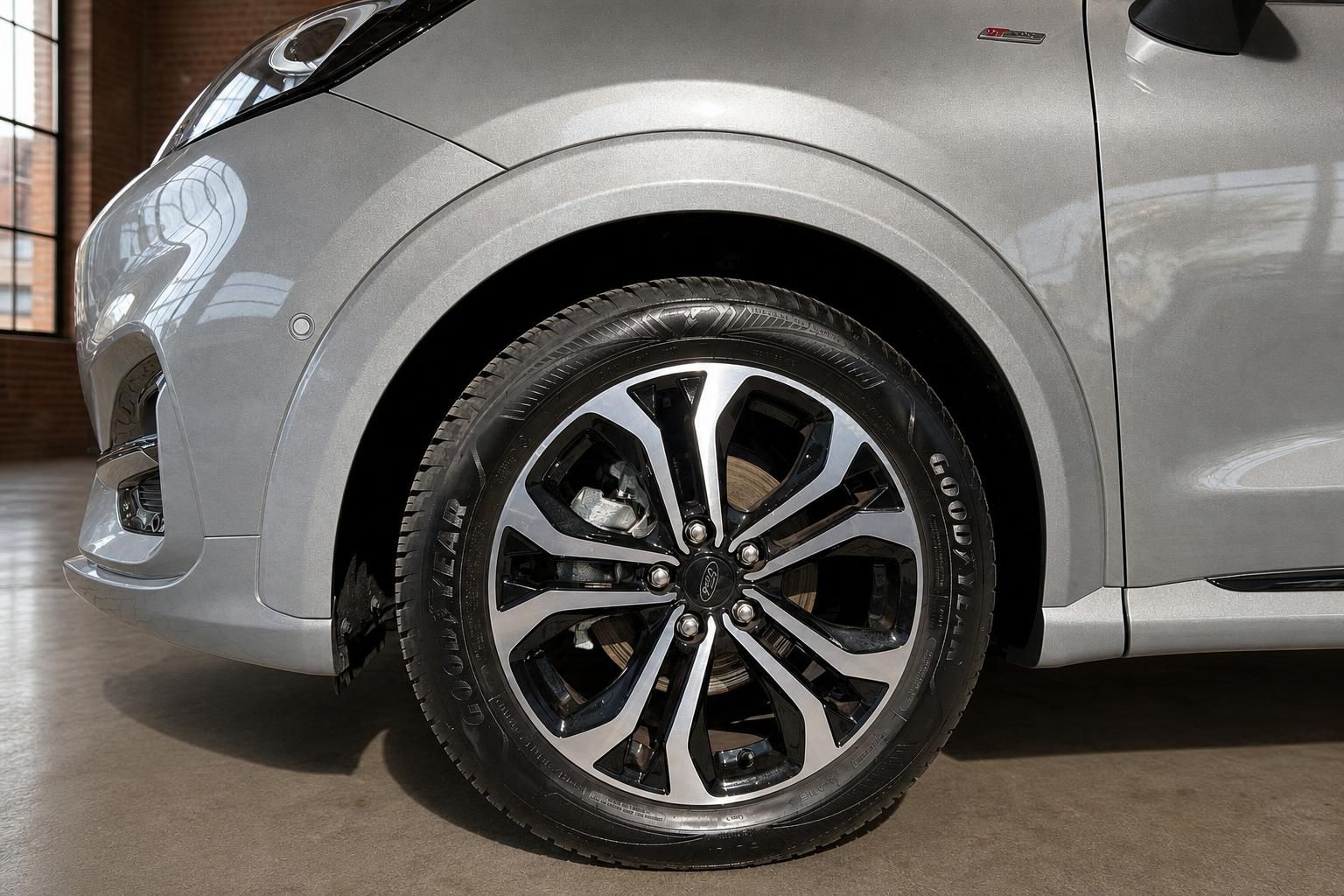 Ford Puma Detailansicht Felge und Reifen mit Goodyear Bereifung