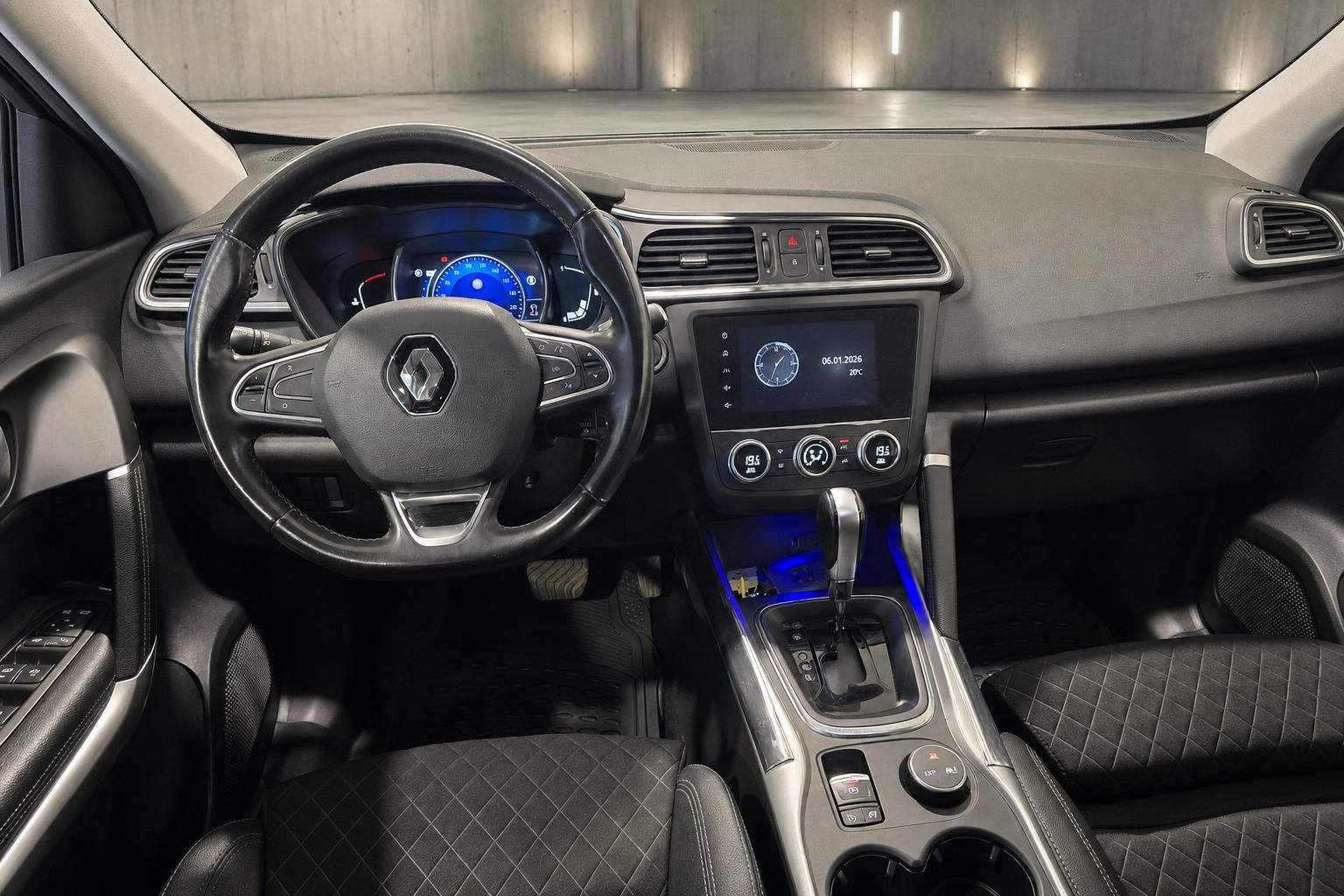 Renault Kadjar Cockpit mit Lenkrad und Automatikschaltung im Detail
