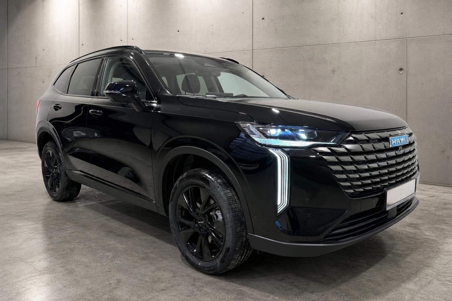 Haval SUV schwarz, Frontansicht schraeg mit Kuehlergrill Nahaufnahme