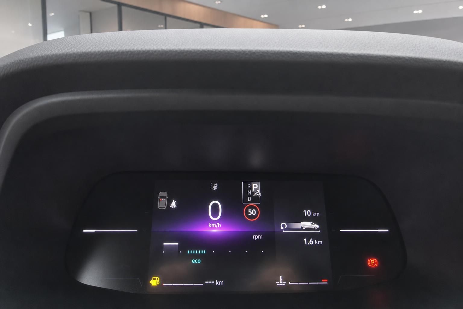 Digitales Kombiinstrument mit Tempolimit-Anzeige im Transporter-Cockpit
