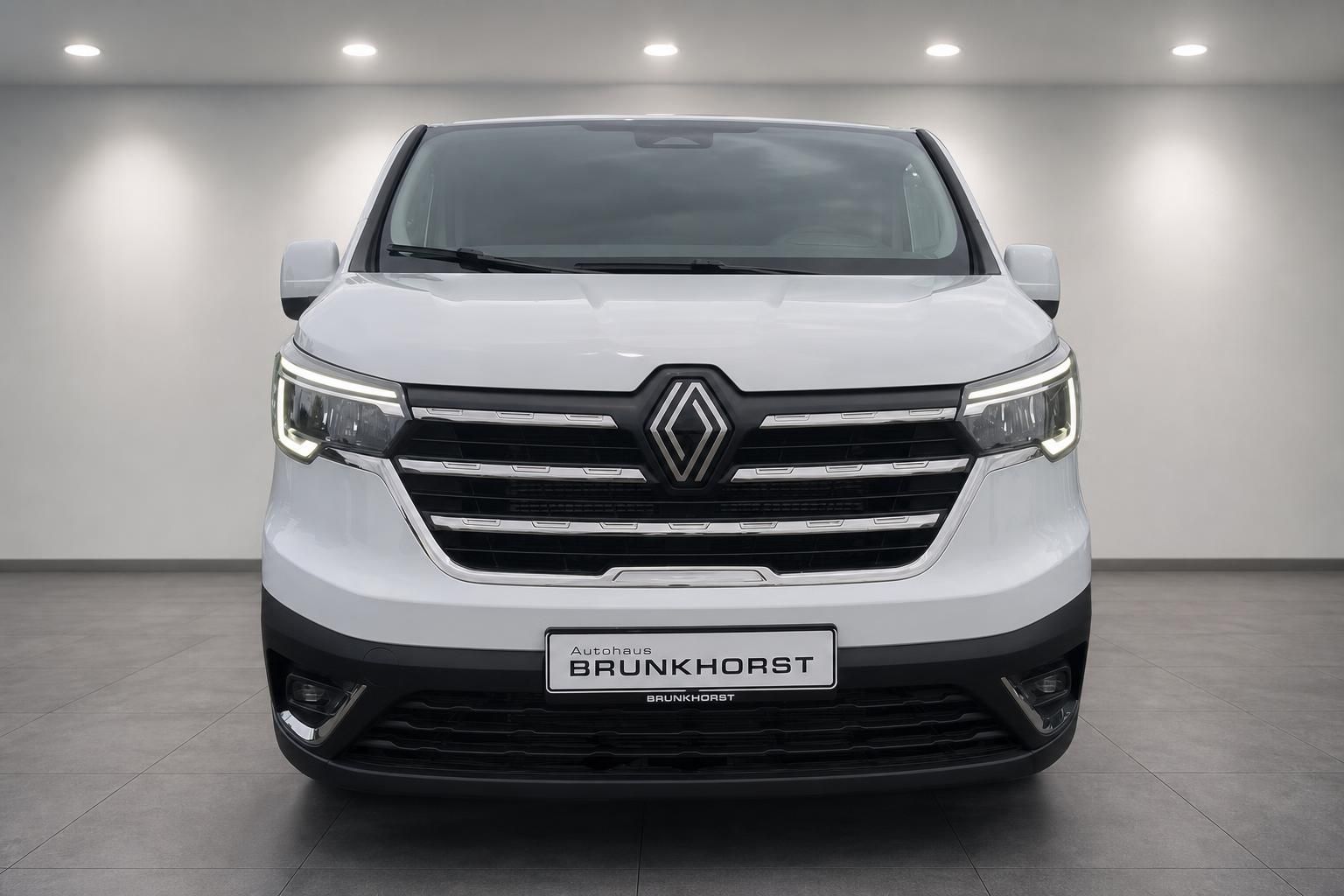 Renault Trafic weiß Frontansicht mit Kühlergrill und LED-Scheinwerfern