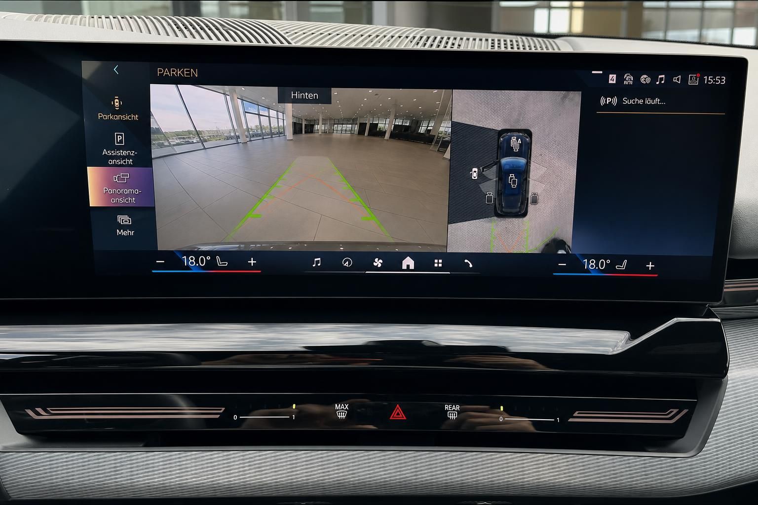 BMW Infotainment Display mit Rückfahrkamera Parkansicht