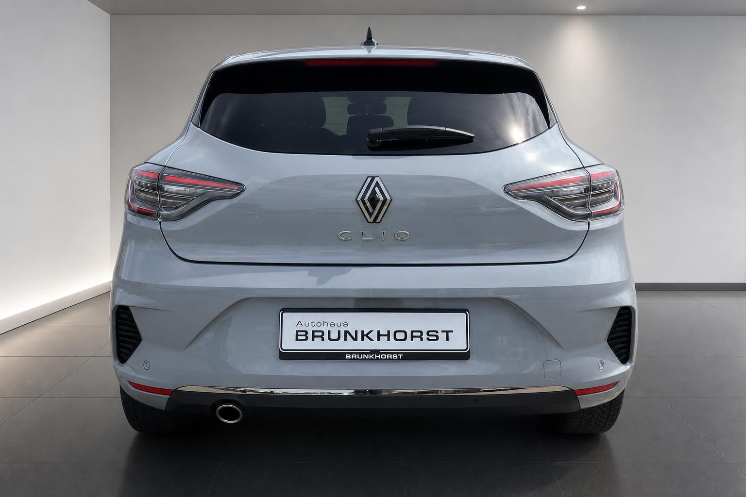 Renault Clio Heckansicht in Silber beim Autohaus Brunkhorst