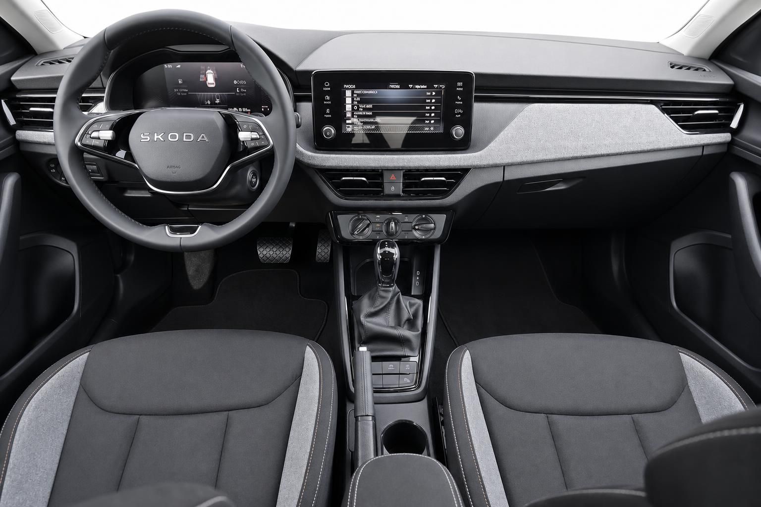 Skoda Cockpit mit Lenkrad, Touchscreen und Mittelkonsole