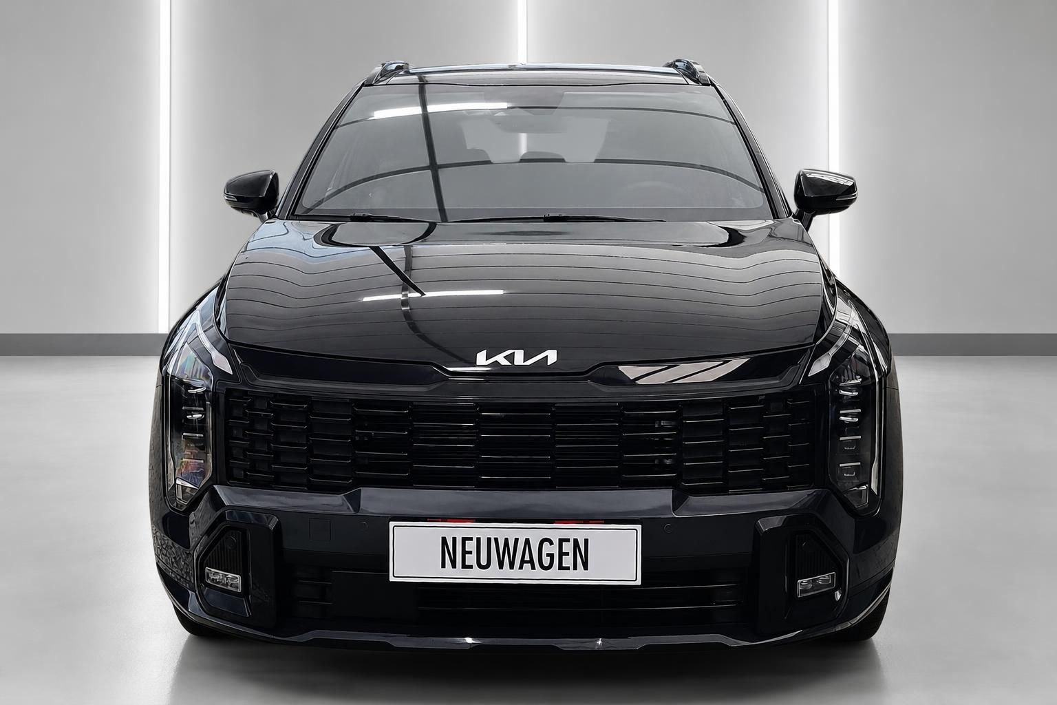 Kia Sportage schwarz, Frontansicht direkt im Studio