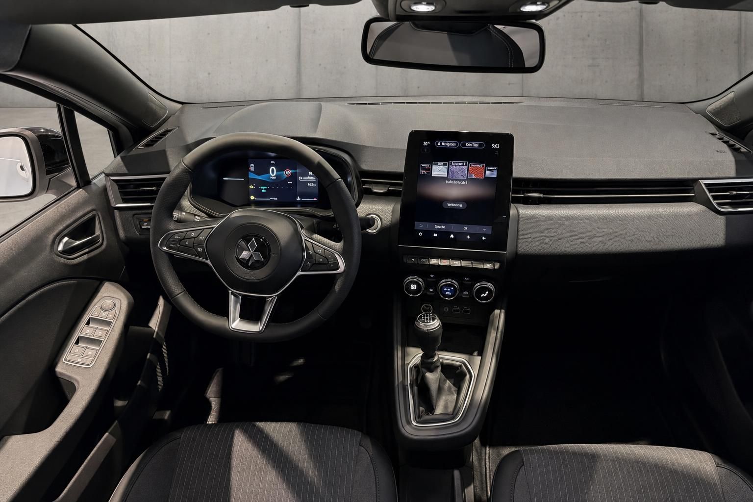 Mitsubishi Colt Innenraum mit Cockpit, Lenkrad und Touchscreen-Display