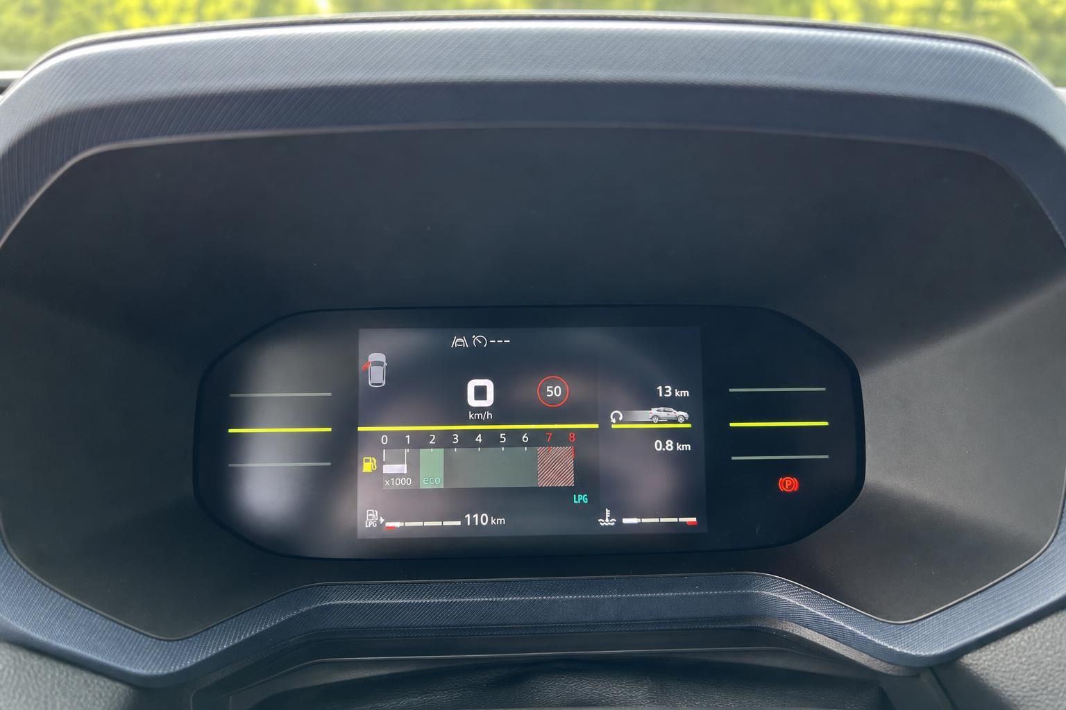 Dacia Duster digitales Kombiinstrument mit Tacho und Drehzahlmesser