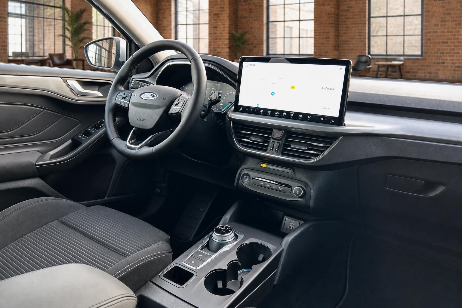 Ford Cockpit mit Touchscreen Navigationssystem und Lenkrad