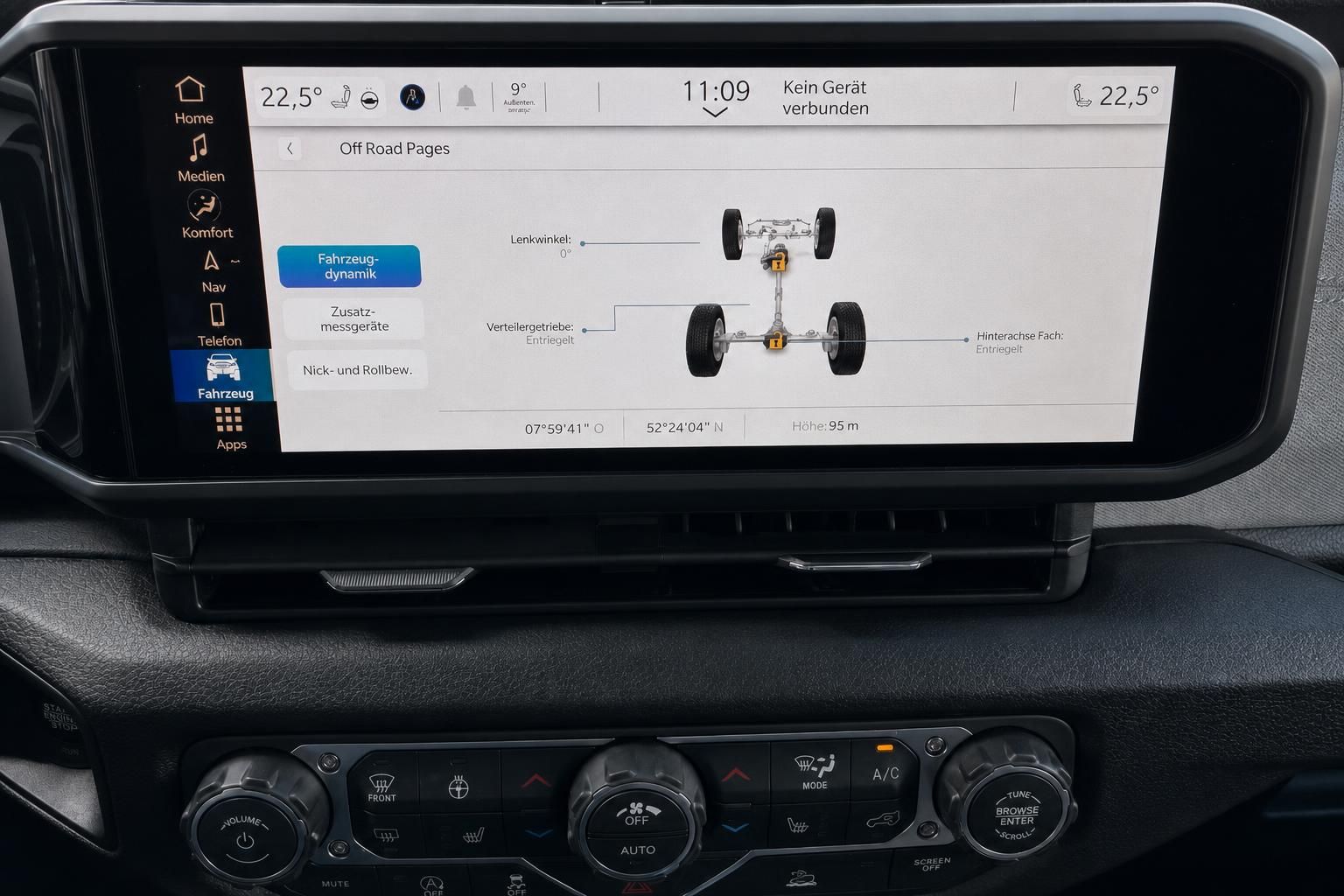 Jeep Infotainment System Touchscreen mit Fahrzeugdynamik und Offroad-Einstellungen