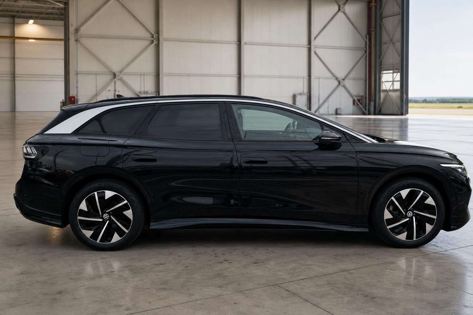 Volkswagen ID.7 Elektroauto schwarz Seitenansicht rechts mit Alufelgen