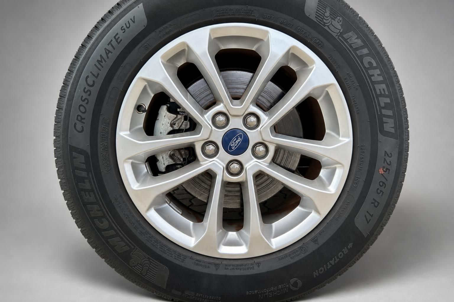 Ford Leichtmetallfelge mit Michelin CrossClimate SUV Reifen Detailansicht