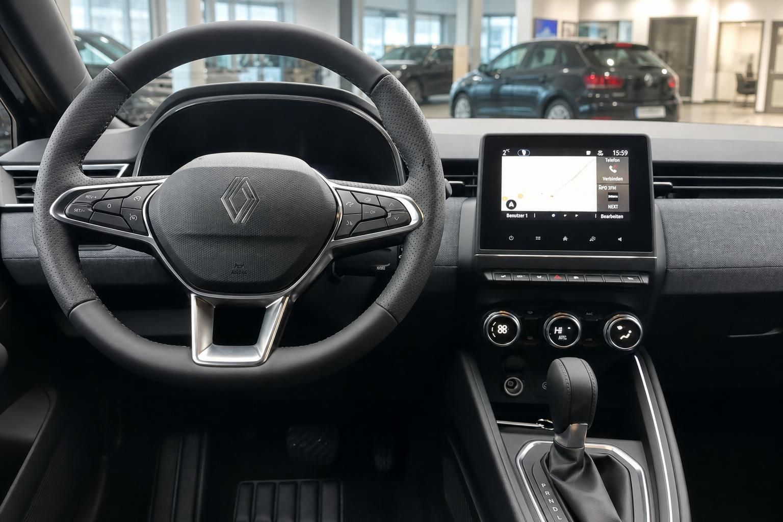 Renault Armaturenbrett mit Lenkrad und Touchscreen-Display - Cockpit Innenansicht