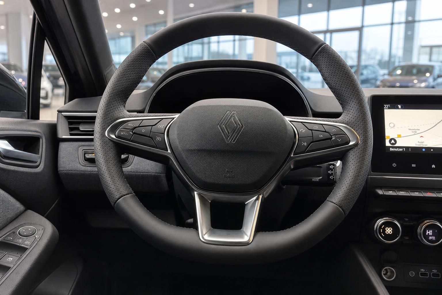 Renault Clio Lenkrad mit Multifunktionstasten und digitalem Kombiinstrument