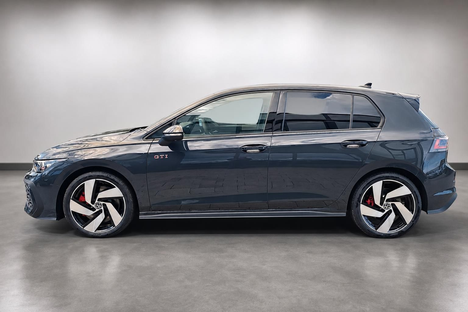 VW Golf GTI grau Seitenansicht Profil mit Alufelgen