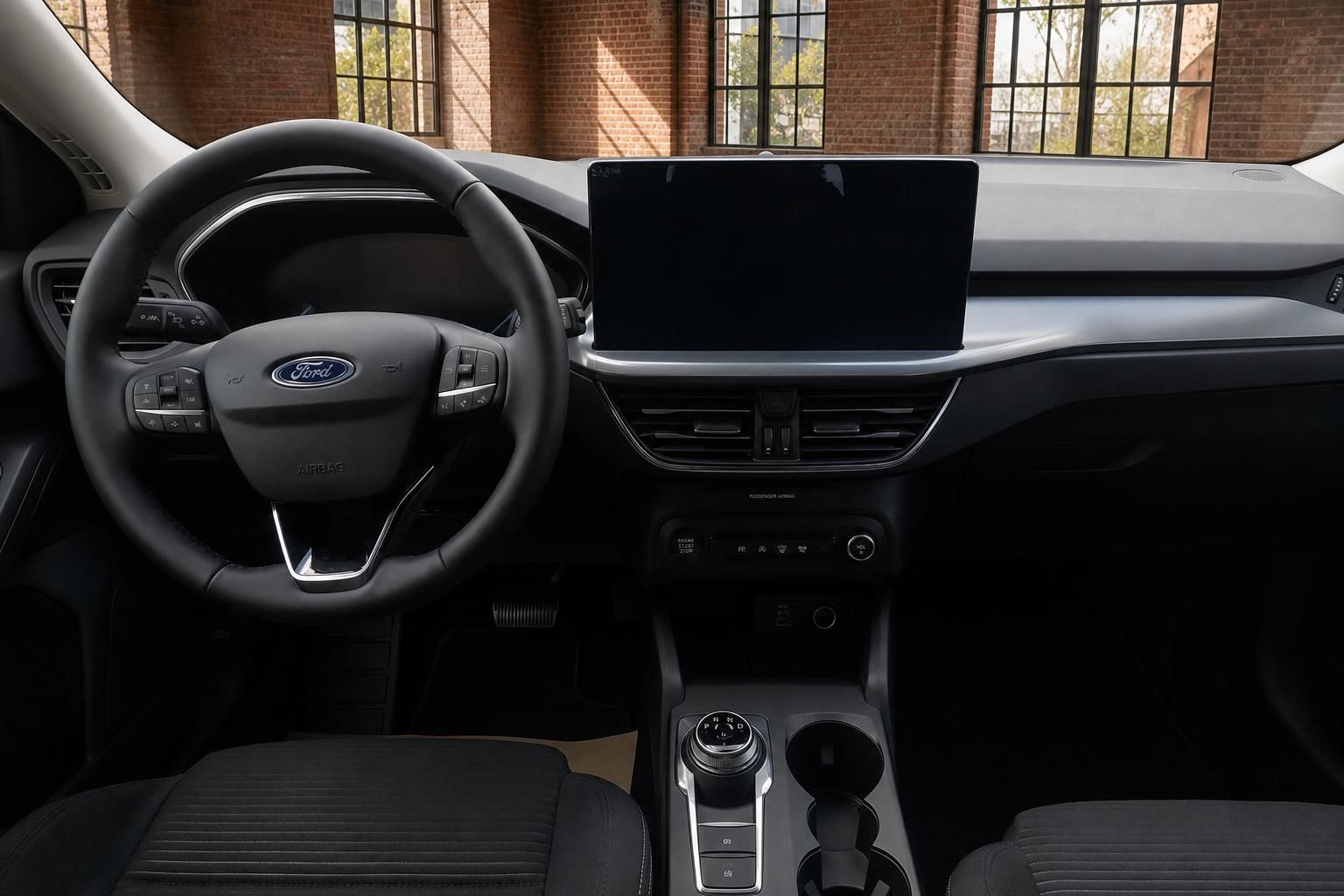 Ford Cockpit mit Lenkrad und Infotainment-Display im Innenraum
