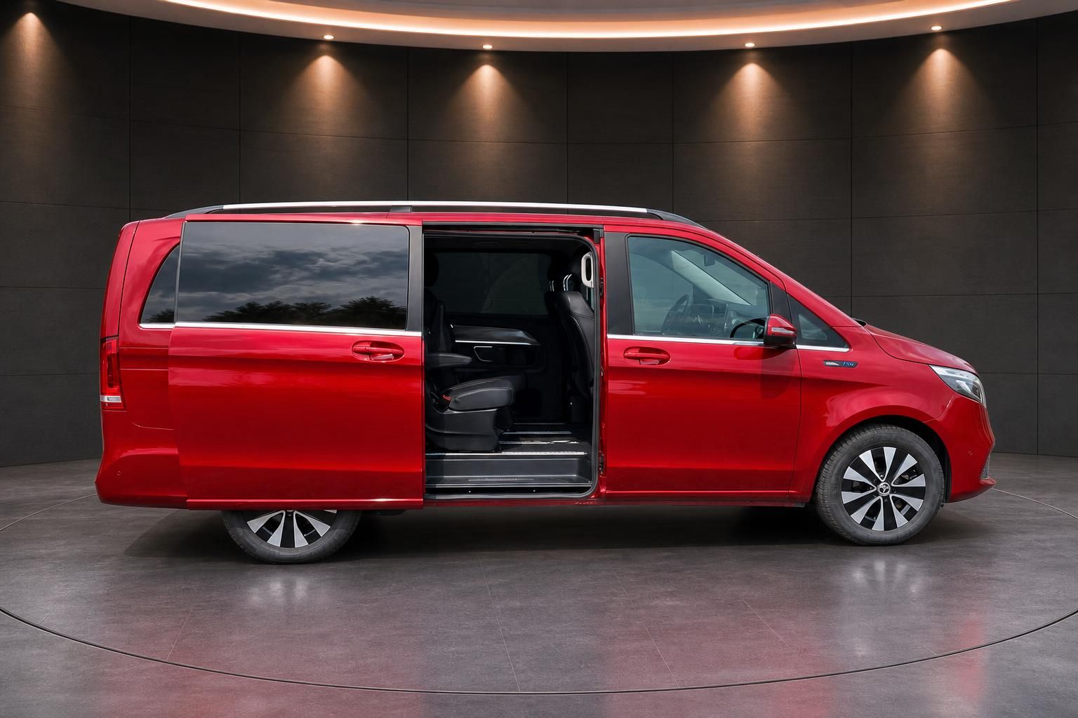 Mercedes-Benz V-Klasse rot, Seitenansicht mit geöffneter Schiebetür
