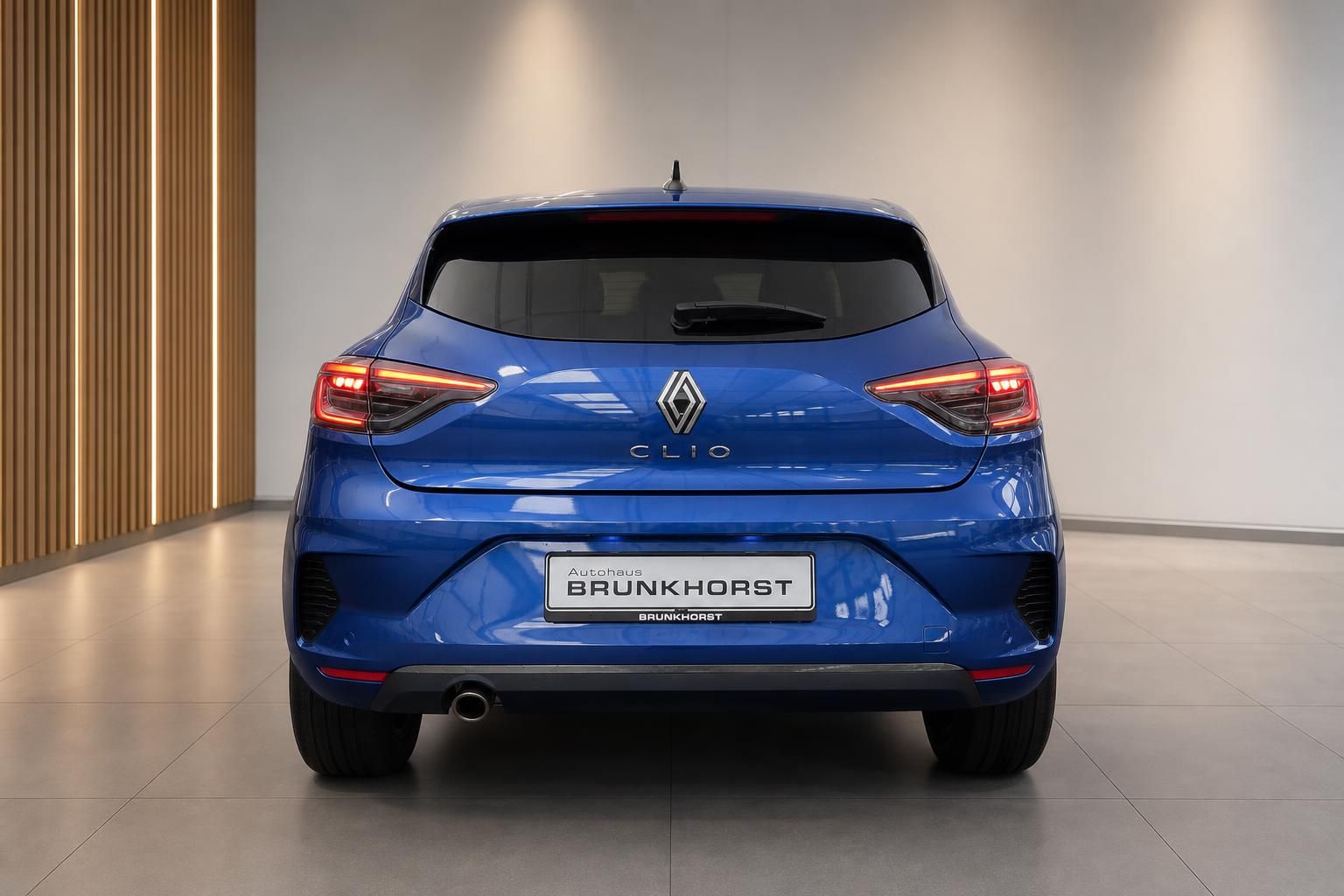Renault Clio blauer Kompaktwagen - Heckansicht mit LED-Rückleuchten und Autohaus Brunkhorst Kennzeichen