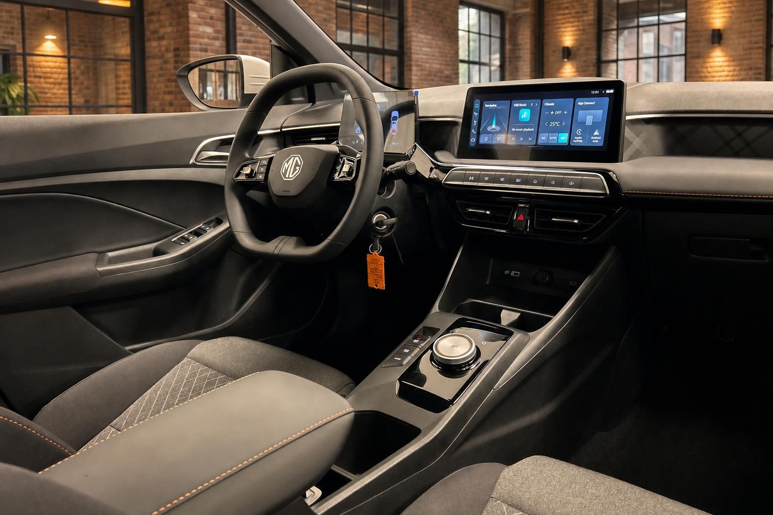 MG Interieur mit Lenkrad, Touchscreen und Mittelkonsole im Detail