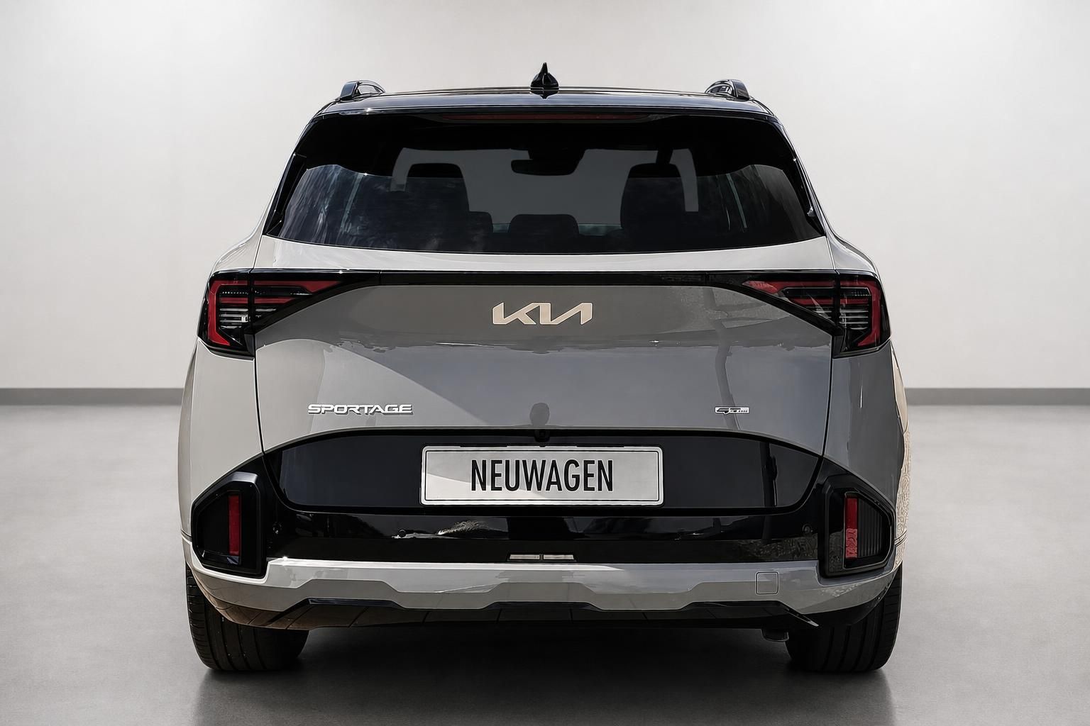 Kia Sportage in Silber-Grau, Heckansicht im Studio