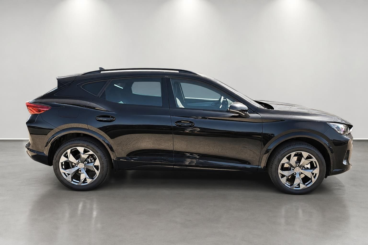 Cupra Formentor Schwarz, Seitenansicht kompletter Wagen