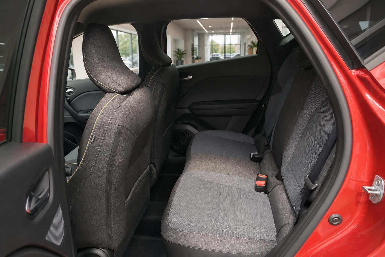 Renault Captur rot Rücksitzbank – geräumiger Fond mit Stoffsitzen und Sicherheitsgurten