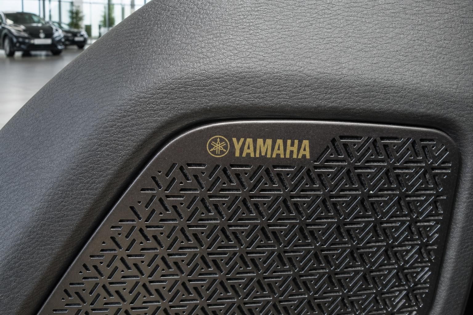 YAMAHA Premium-Soundsystem Lautsprecher im Fahrzeuginnenraum mit edlem Design