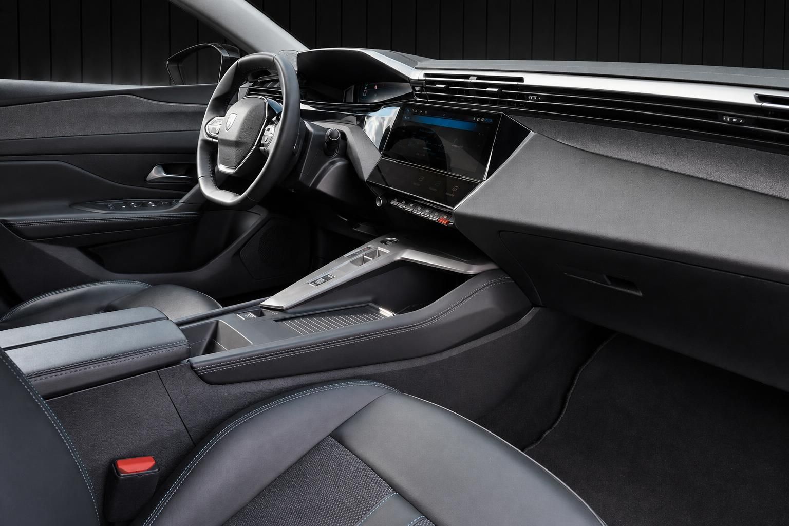 Peugeot Cockpit Detailansicht mit Mittelkonsole und Touchscreen