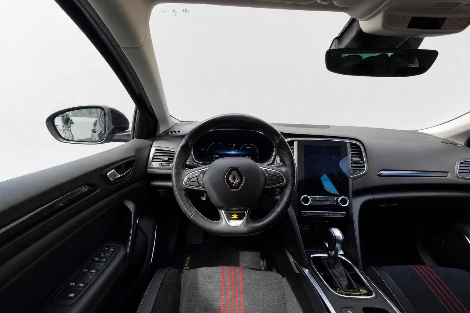 Renault Megane Cockpit mit Lenkrad und Multimedia-Display