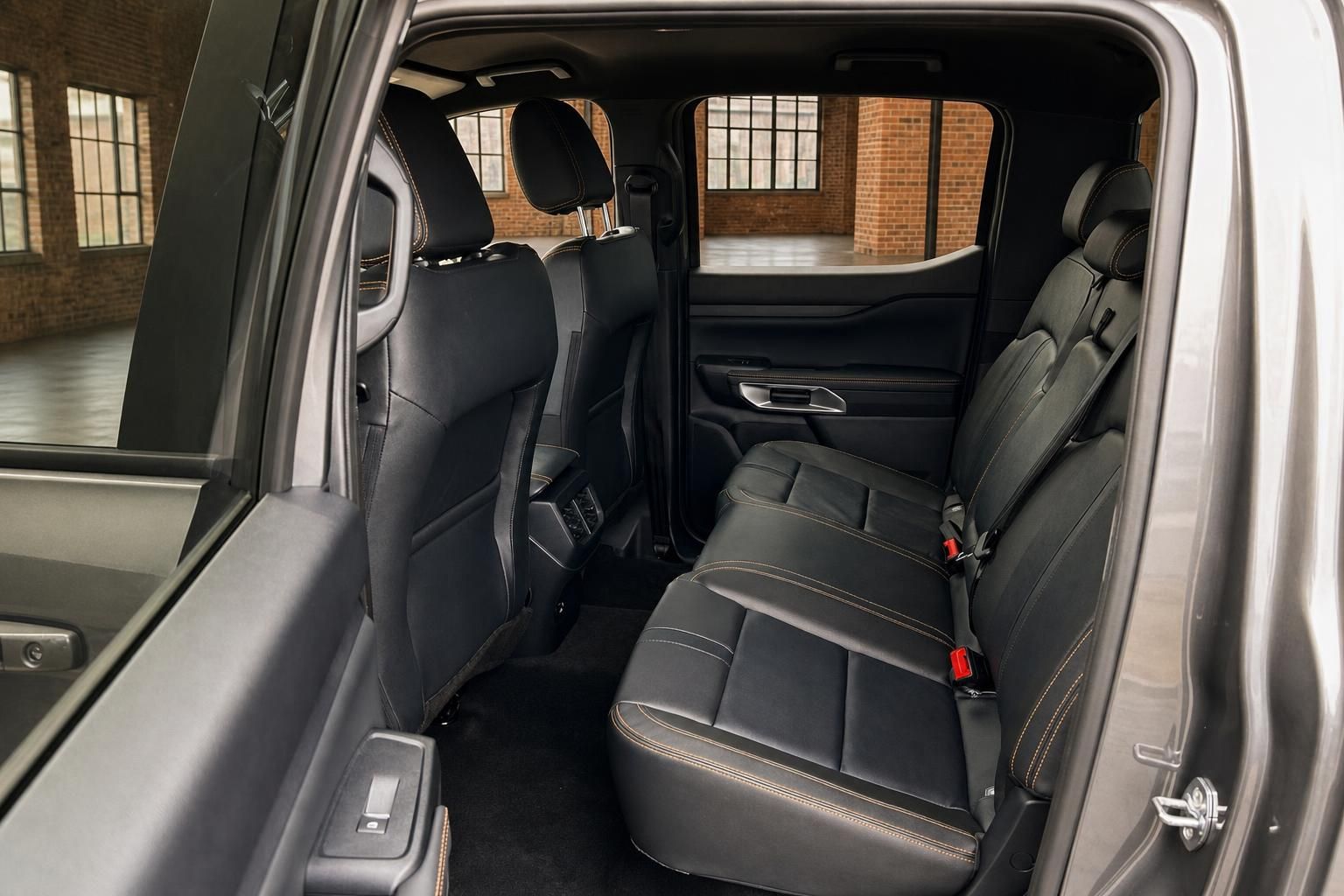 Ford Ranger Rücksitze Innenraum mit Lederpolsterung Detailansicht