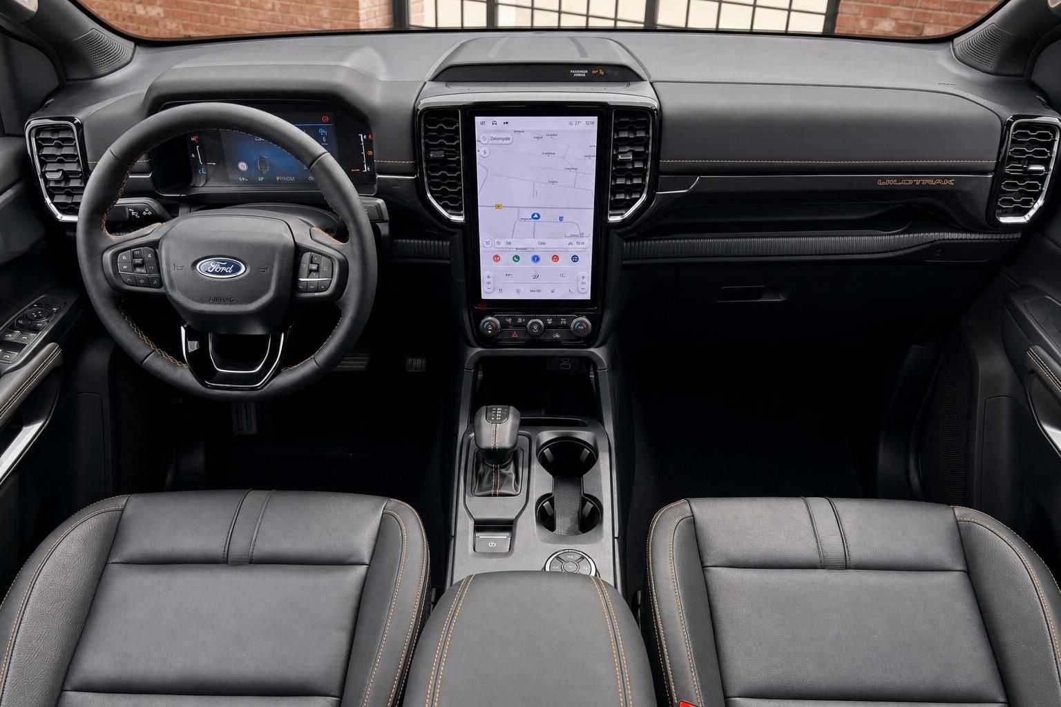 Ford Ranger Wildtrak Cockpit mit Lenkrad und Navigationsdisplay