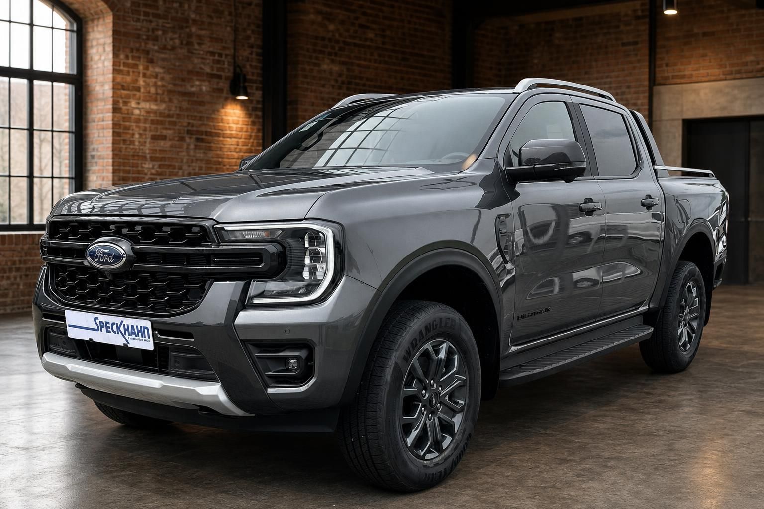 Ford Ranger Wildtrak grau Frontansicht Doppelkabine Pickup Studio