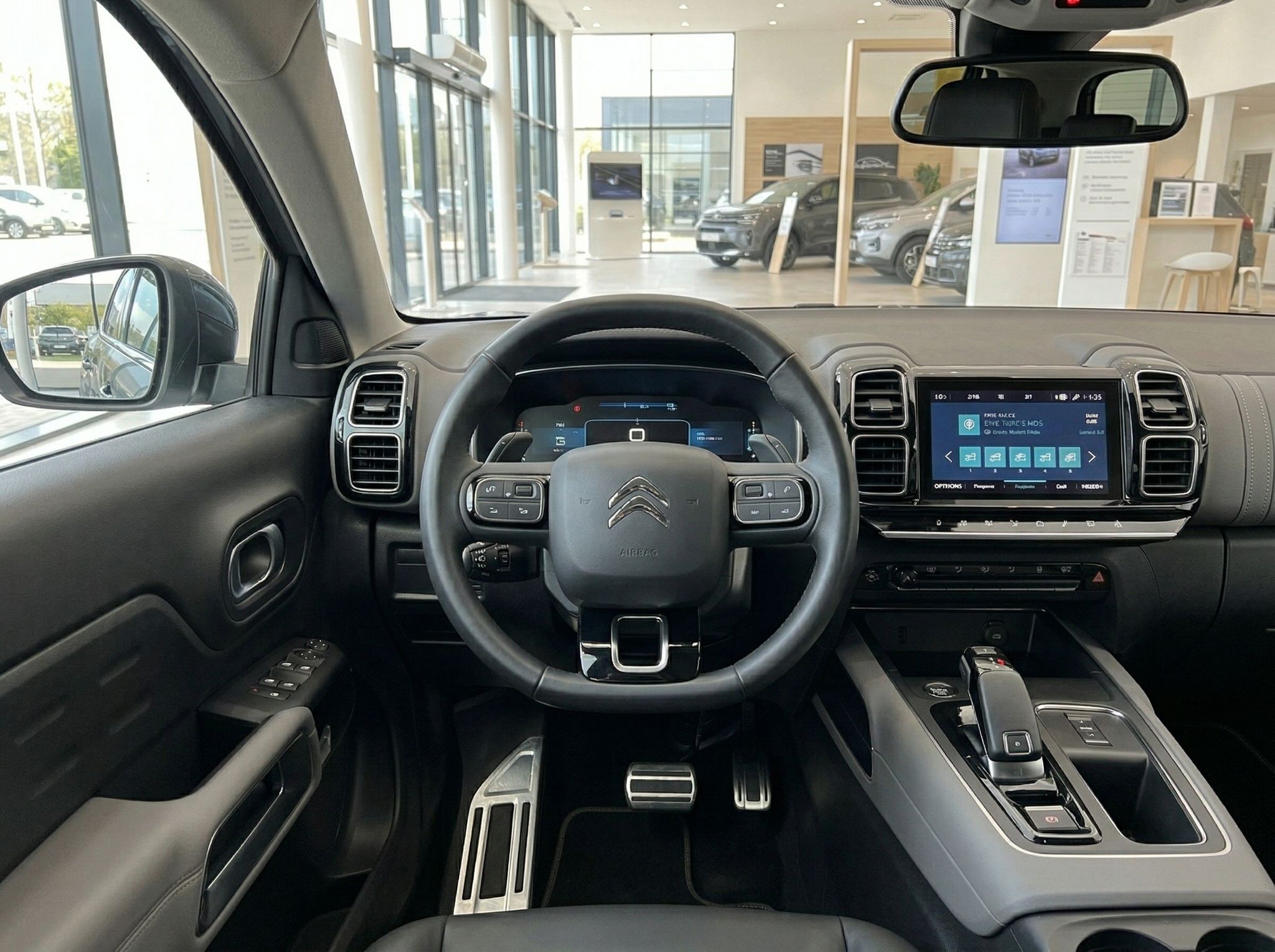 Citroën C5 Aircross Armaturenbrett mit Lenkrad und Infotainment-System
