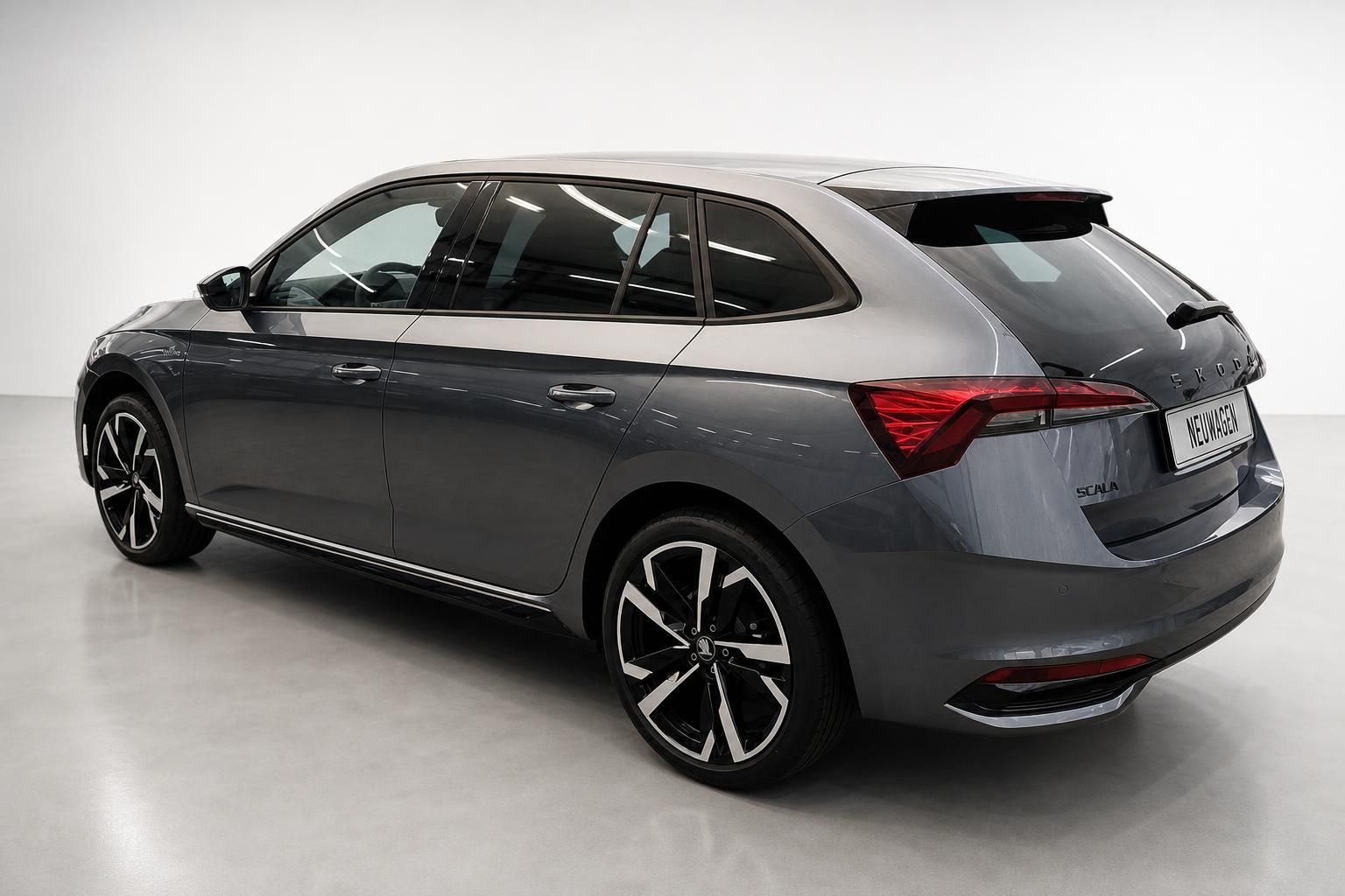 Skoda Scala Heckansicht Kombi in Grau metallic
