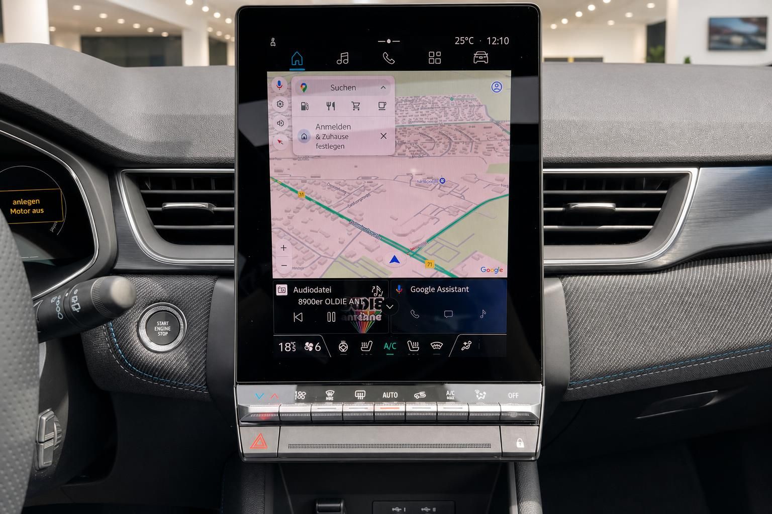 Renault Infotainment-System mit Touchscreen und Google Maps Navigation