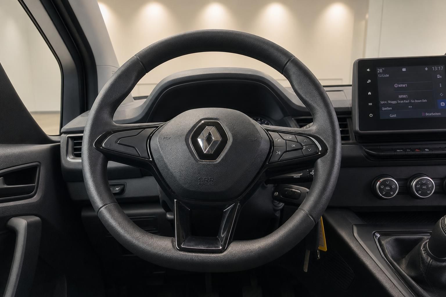 Renault Lenkrad mit Multifunktionstasten und Touchscreen im Detail