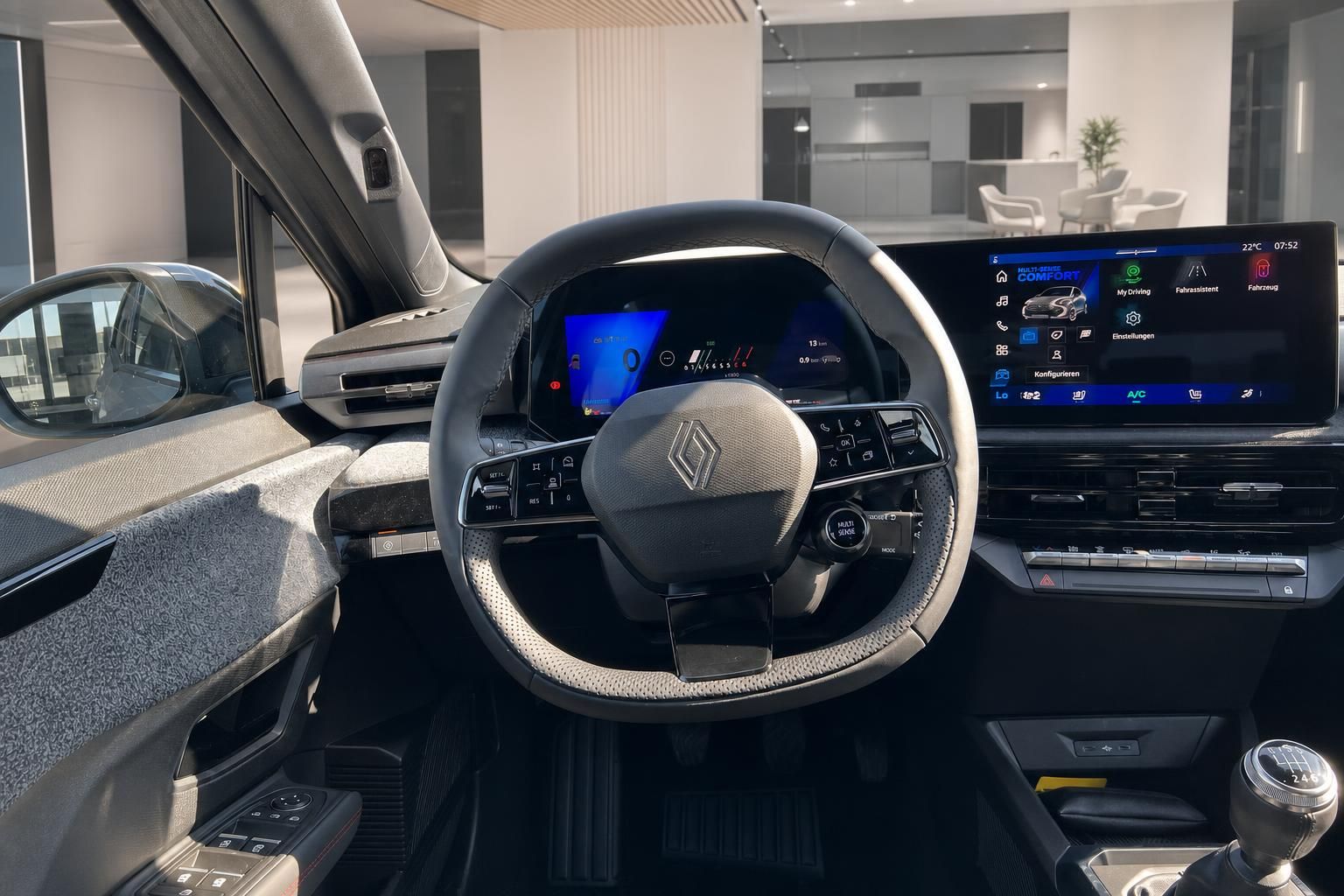 Lenkrad und Cockpit mit Digitaltacho und Multi-Sense-Bildschirm