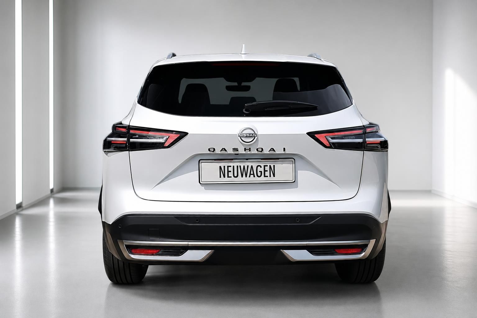 Nissan Qashqai in Weiß, Heckansicht im Studio
