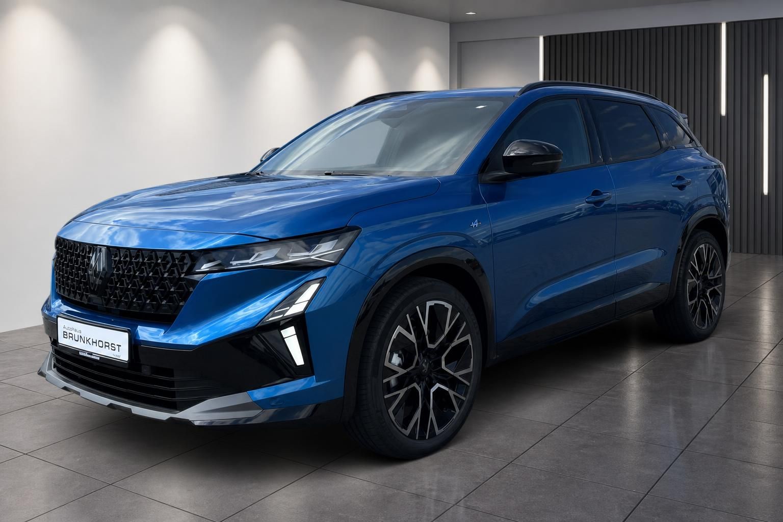 Renault Austral blau, Frontansicht seitlich beim Autohaus Brunkhorst